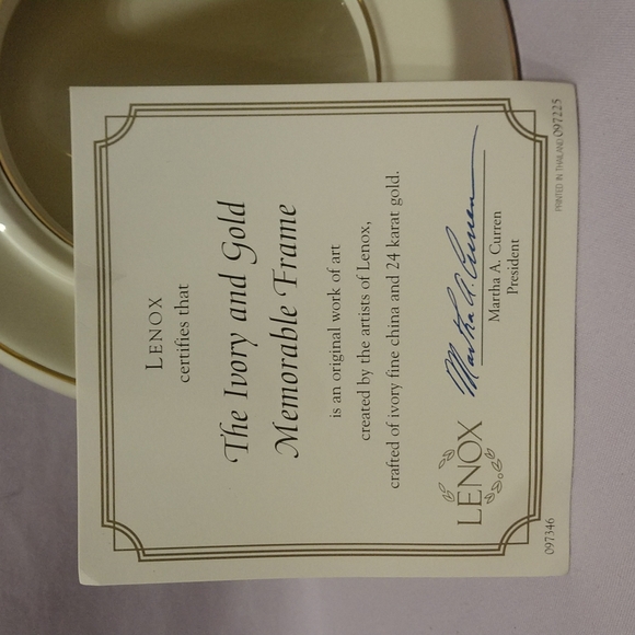 Lenox Round Picture Frame - Picture 3 of 4